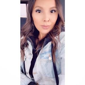 Meet your Posher, Adrienne